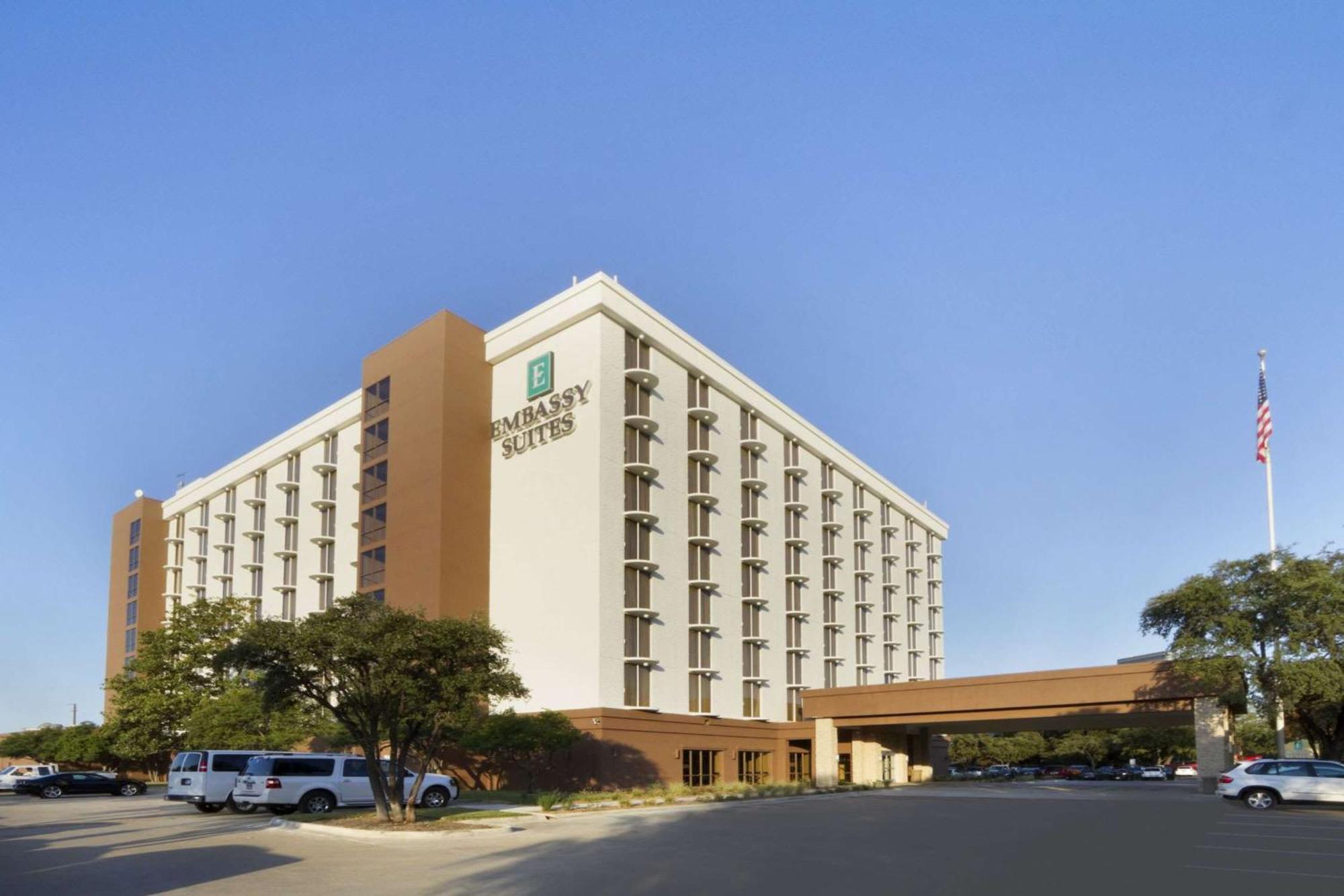 Embassy Suites By Hilton Dallas Market Center Εξωτερικό φωτογραφία